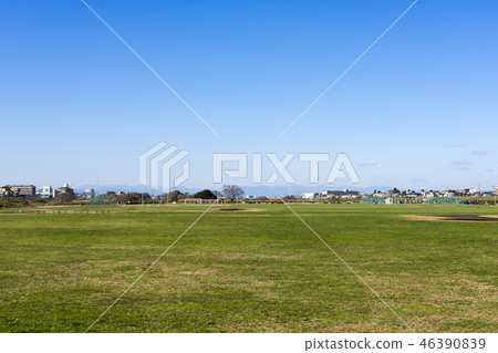 Tama River Landscape of the riverbed of the blue sky Tama River Landscape of the riverbed of the blue sky 46390839