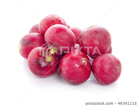 Red radish isolated on white background Red radish isolated on white background 46391118