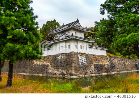 Nijo castle with water in moat, autumn in Kyoto Nijo castle with water in moat, autumn in Kyoto 46391510