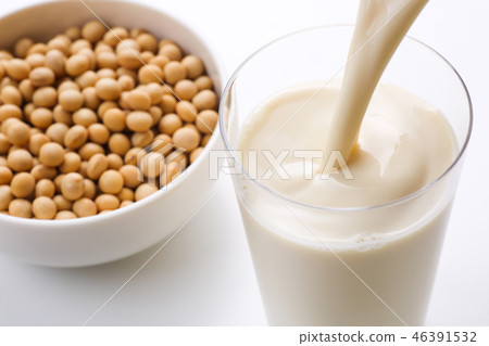 Soy milk 46391532