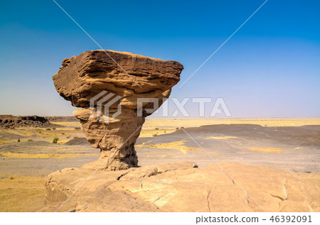 Rock formation at Sahara desert , Agadez, Niger 46392091