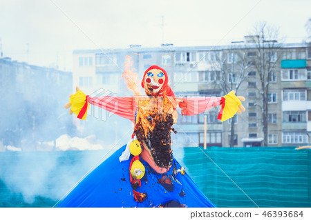 The burning doll at holiday Maslenitsa in Belarus The burning doll at holiday Maslenitsa in Belarus 46393684