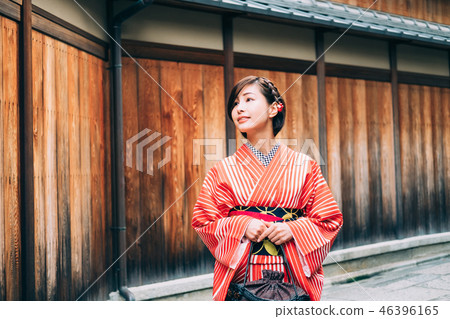 和服的女人去京都遊覽 46396165