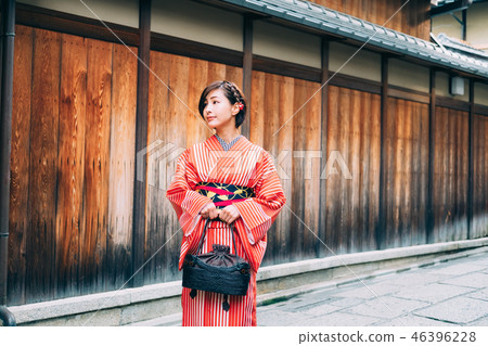 和服的女人去京都遊覽 和服的女人去京都遊覽 46396228