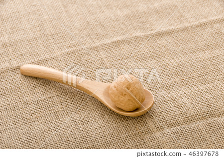 胡桃木 胡桃木 46397678