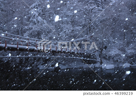 冬天法律的瀑布 46399219