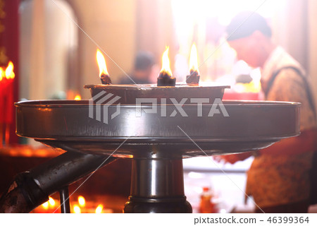 Candles pot in shrine temple in chinatown Candles pot in shrine temple in chinatown 46399364