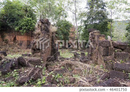 CAMBODIA SRA EM PRASAT NEAK BUOS KHMER TEMPLE CAMBODIA SRA EM PRASAT NEAK BUOS KHMER TEMPLE 46401750