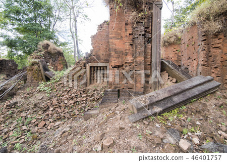 CAMBODIA SRA EM PRASAT NEAK BUOS KHMER TEMPLE CAMBODIA SRA EM PRASAT NEAK BUOS KHMER TEMPLE 46401757