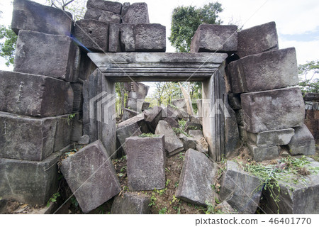 CAMBODIA SRA EM PRASAT NEAK BUOS KHMER TEMPLE CAMBODIA SRA EM PRASAT NEAK BUOS KHMER TEMPLE 46401770