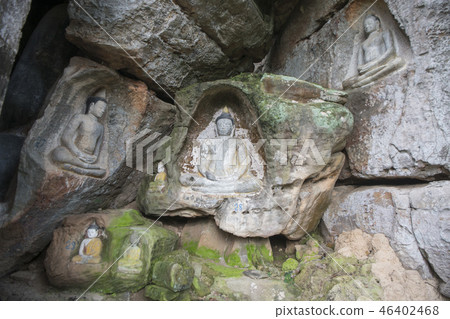 CAMBODIA KAMPONG THOM PHNOM SANTUK TEMPLE 46402468