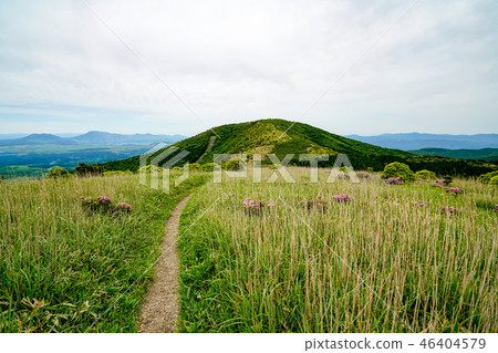 Hunter's mountain trail 46404579