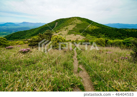 Hunter's mountain trail 46404583
