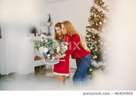 sisters at home 46404909