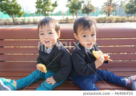 雙胞胎小吃時間 46406450