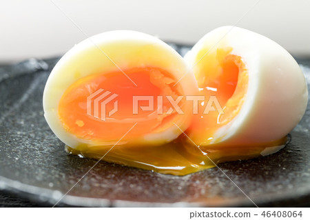 Soft-boiled egg 46408064
