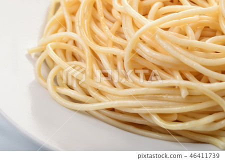 Spaghetti with butter 46411739