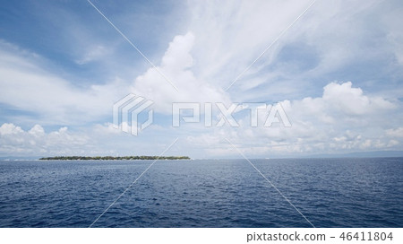 Islands and clouds 46411804