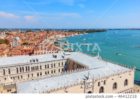Doge's Palace and the coast of Venice, Italy Doge's Palace and the coast of Venice, Italy 46412218