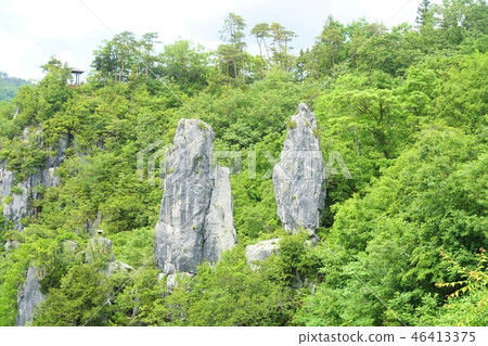 Giant rock and couple rock in Takahashi city, Okayama Prefecture Giant rock and couple rock in Takahashi city, Okayama Prefecture 46413375