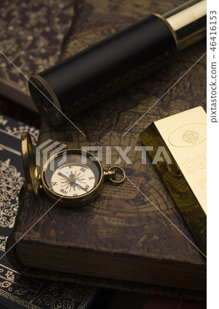 指南針，金塊，望遠鏡，書 46416153