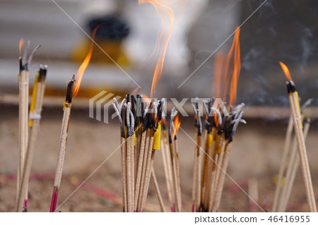 Candle incense is part of the arrow. 46416955