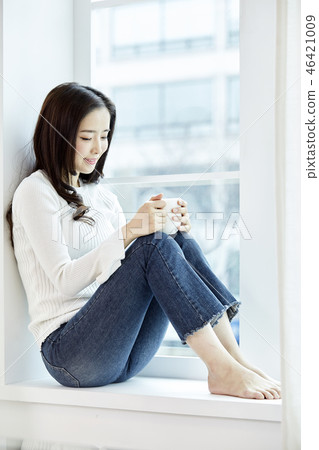 年輕的女人 年輕的女人 46421009
