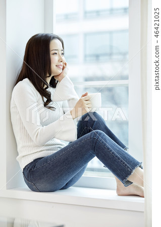 Young woman Young woman 46421025