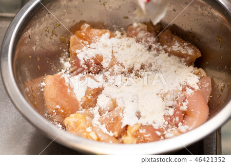 炸雞準備 炸雞準備 46421352