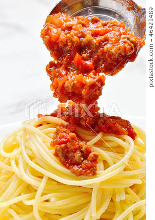 被煮熟的肉調味汁意粉 被煮熟的肉調味汁意粉 46421489