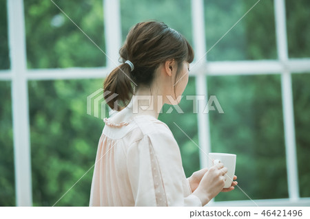 喝咖啡 女生 女孩 46421496
