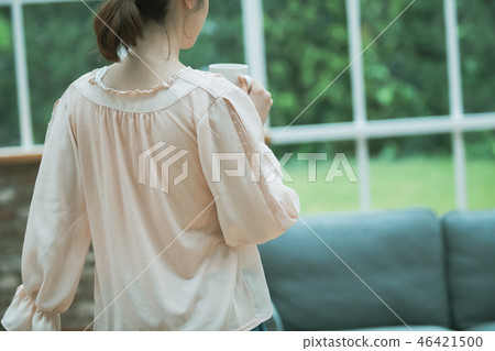 喝咖啡 女生 女孩 46421500
