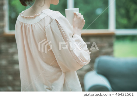 喝咖啡 女生 女孩 46421501