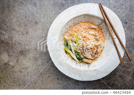 japanese ramen noodle 46423484