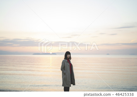 Evening sea woman 46425338