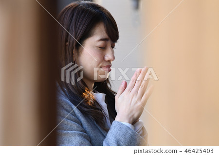 Shinto shrine first woman 46425403