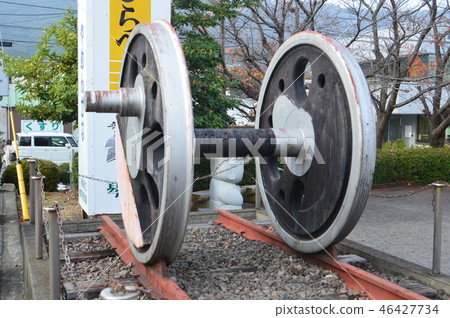 The driving wheel of the steam locomotive "C 58 (Shigohachi)" (JR Shikoku Tochi Line Sugadaira station square / Kagawa prefecture Nakatado-gun Sugadairacho Sakaide) 46427734