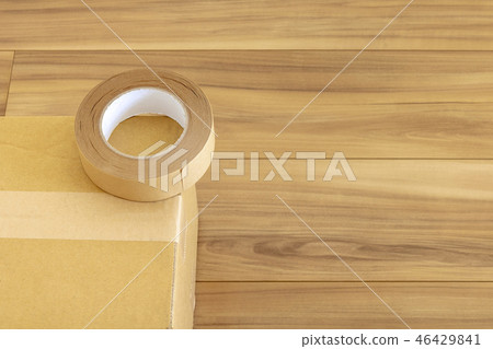 New house room and cardboard box 46429841