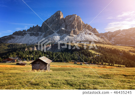 Mount Putia - Wurzjoch - Passo delle Erbe, Italy 46435245