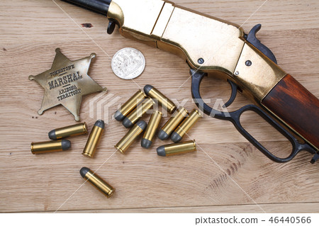 Wild west period repeating rifle with ammunition Wild west period repeating rifle with ammunition 46440566