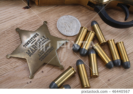 Wild west period repeating rifle with ammunition Wild west period repeating rifle with ammunition 46440567