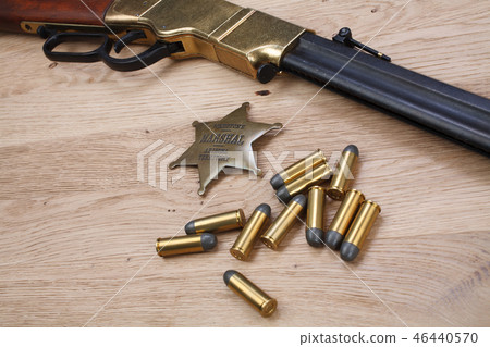 Wild west period repeating rifle with ammunition Wild west period repeating rifle with ammunition 46440570