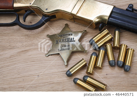 Wild west period repeating rifle with ammunition Wild west period repeating rifle with ammunition 46440571