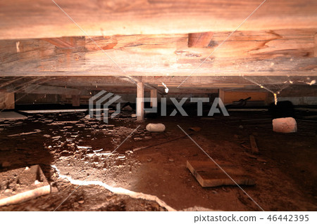 Under the floor 46442395