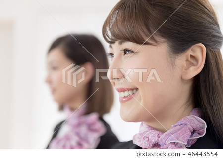 年輕的女士，2人，接待員 46443554