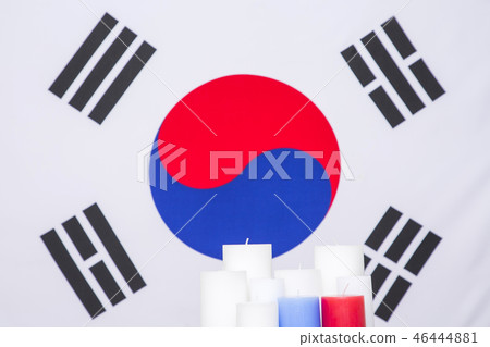 An emblem of Korea and Koreans concept, with national flag 'Taegukgi', national flower 'Rose of Sharon' and so on. 035 An emblem of Korea and Koreans concept, with national flag 'Taegukgi', national flower 'Rose of Sharon' and so on. 035 46444881
