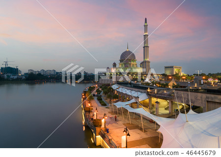 Putra mosque during sunset in Malaysia. Putra mosque during sunset in Malaysia. 46445679