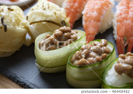 胡椒和納豆的軍艦纏繞 胡椒和納豆的軍艦纏繞 46448482
