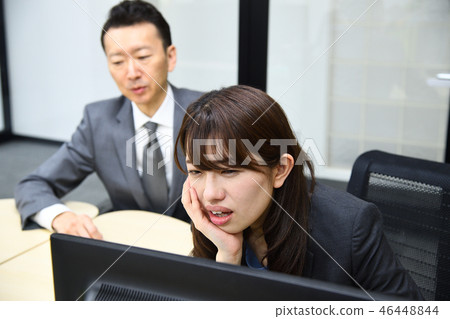 Female employees to ignore subordinates 46448844