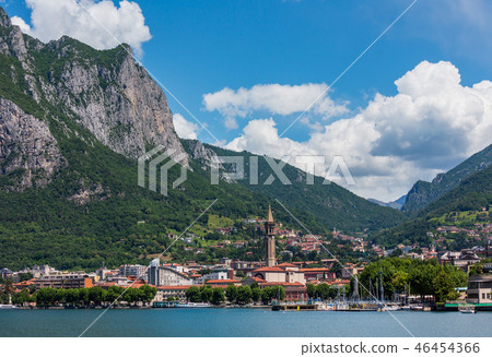 Lake Como summer view, Italy Lake Como summer view, Italy 46454366